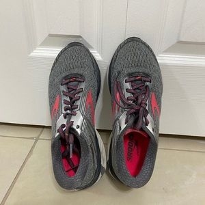 Running shoes